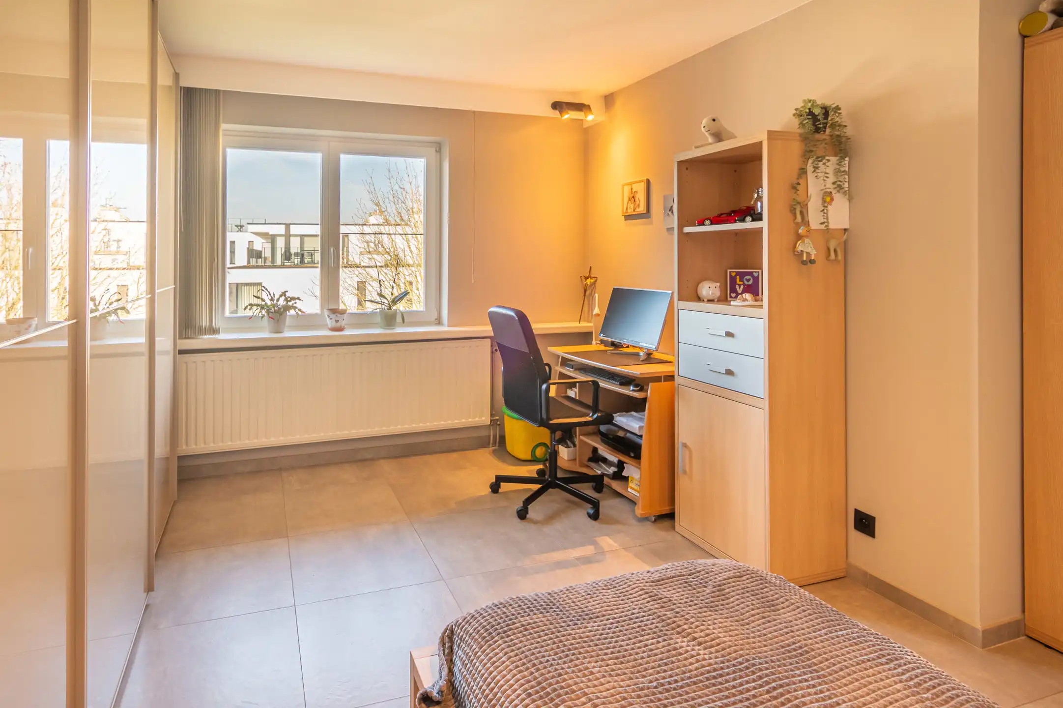 Lichtrijk appartement met terras en zicht op het water  foto 10