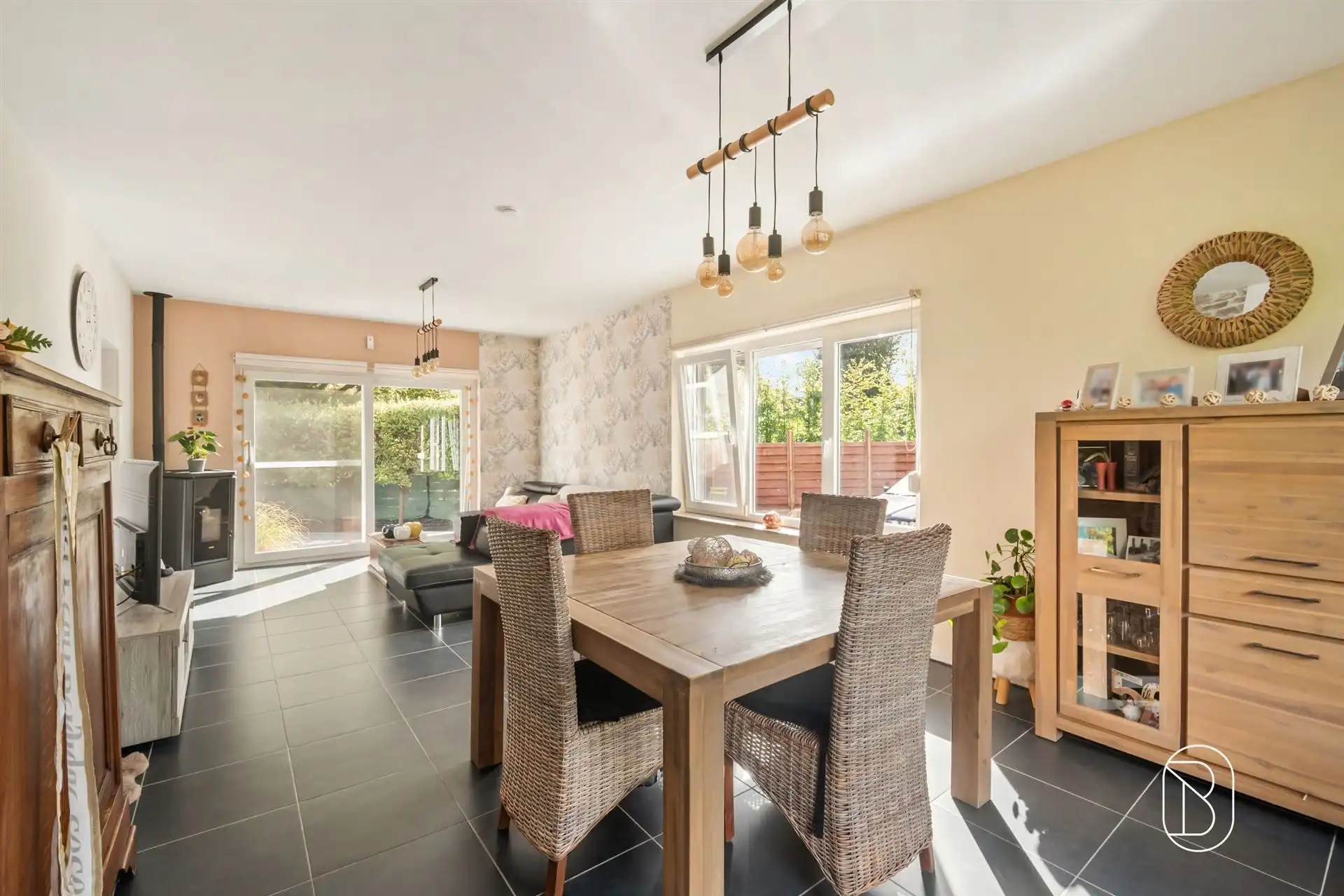Volledig gerenoveerde woning op 1.800 m² in Warchin foto 11