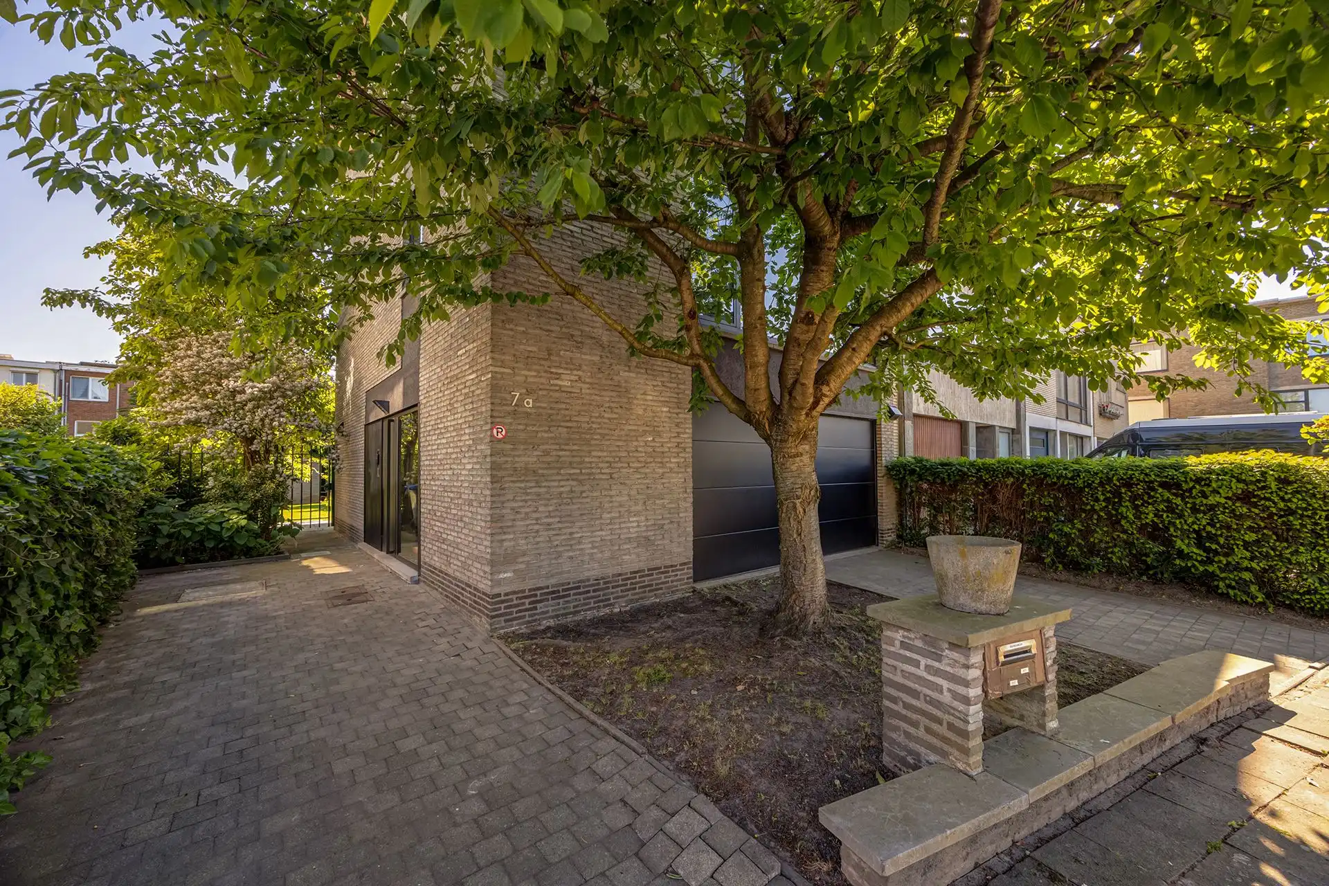 Instapklare, volledig gerenoveerde, halfopen bebouwing op een fantastische locatie foto 28