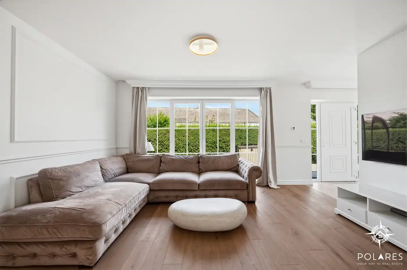 Volledig gerenoveerde moderne bungalow met zwembad – 100% instapklaar. foto 11