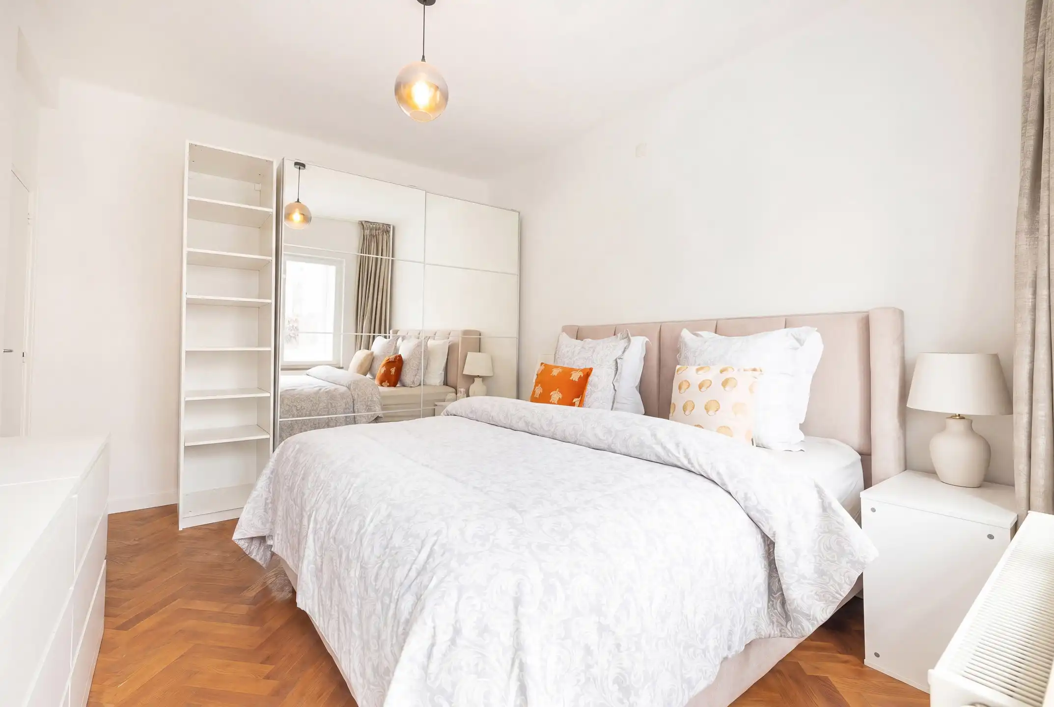APPARTEMENT MET 2 SLAAPKAMERS TUSSEN MOLIERE EN VDK foto 4