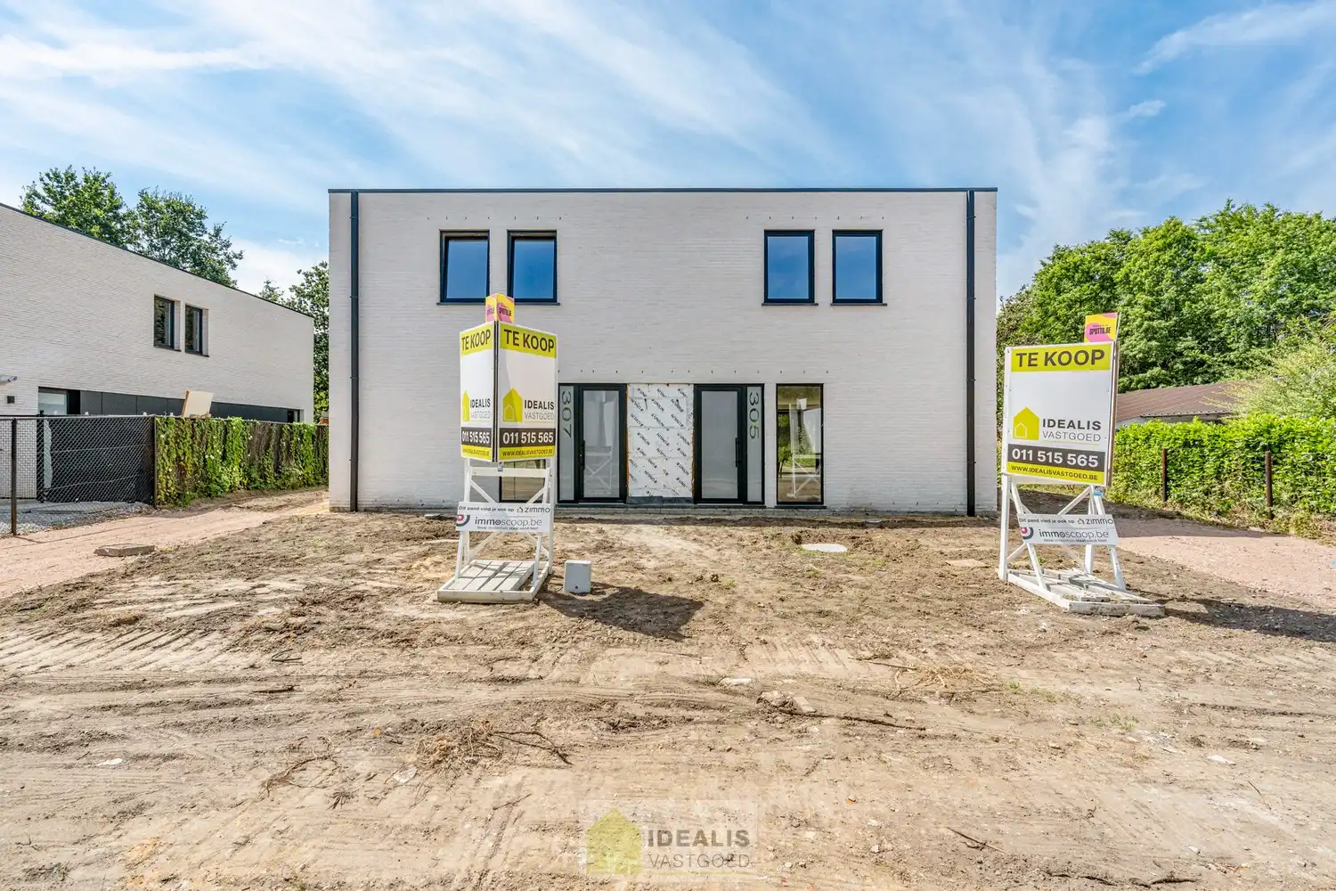 PRACHTIGE NIEUWBOUWWONING MET 3 SLAAPKAMERS foto {{pictureIndex}}
