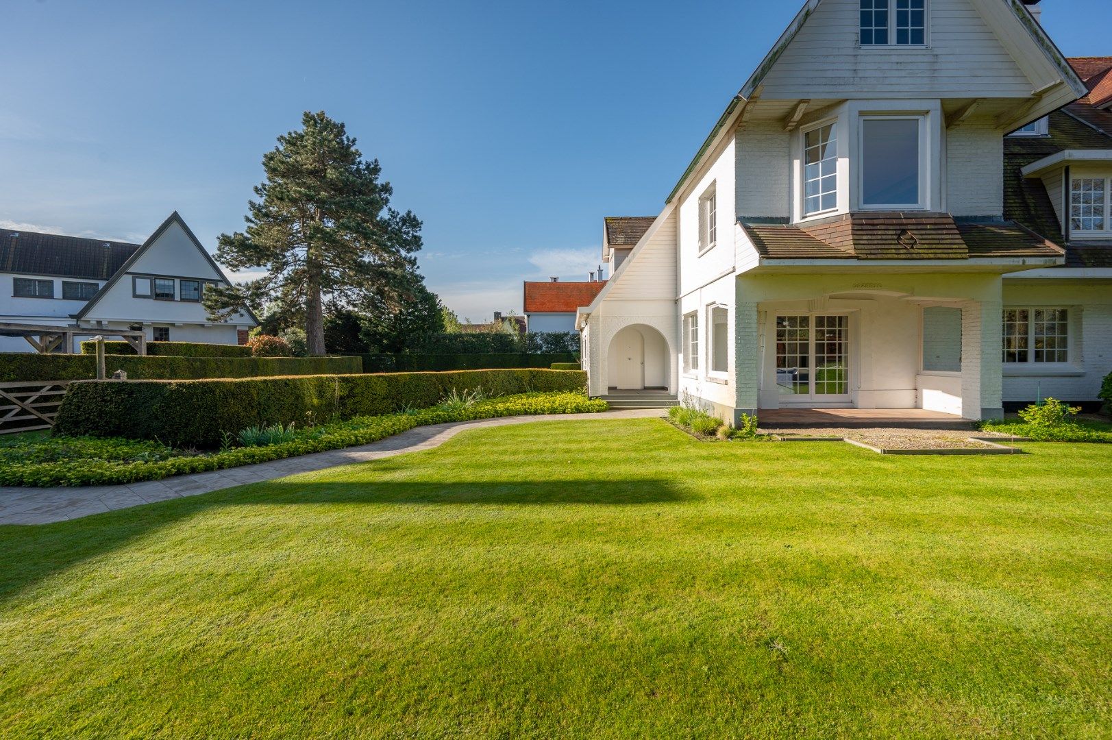 Authentieke en riante villa, zuid-georiënteerd en rustig gelegen in hartje Zoute foto 18