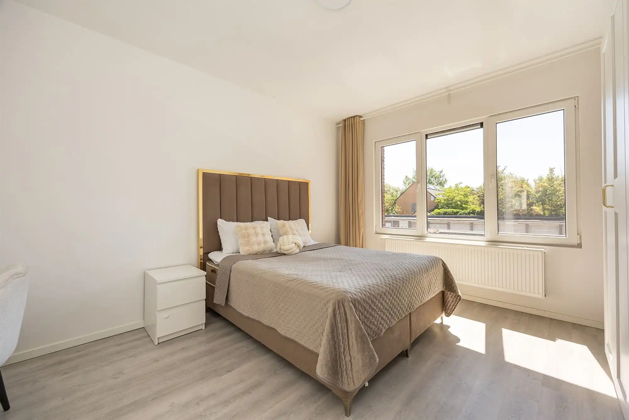 Instapklaar eengezinswoning met 3 slaapkamers en tuin foto 8