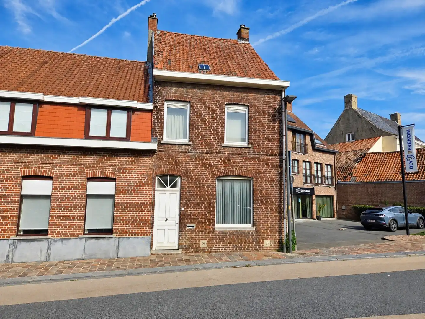 Verrassend volume in het centrum van Aalbeke met ruime garage. foto 27