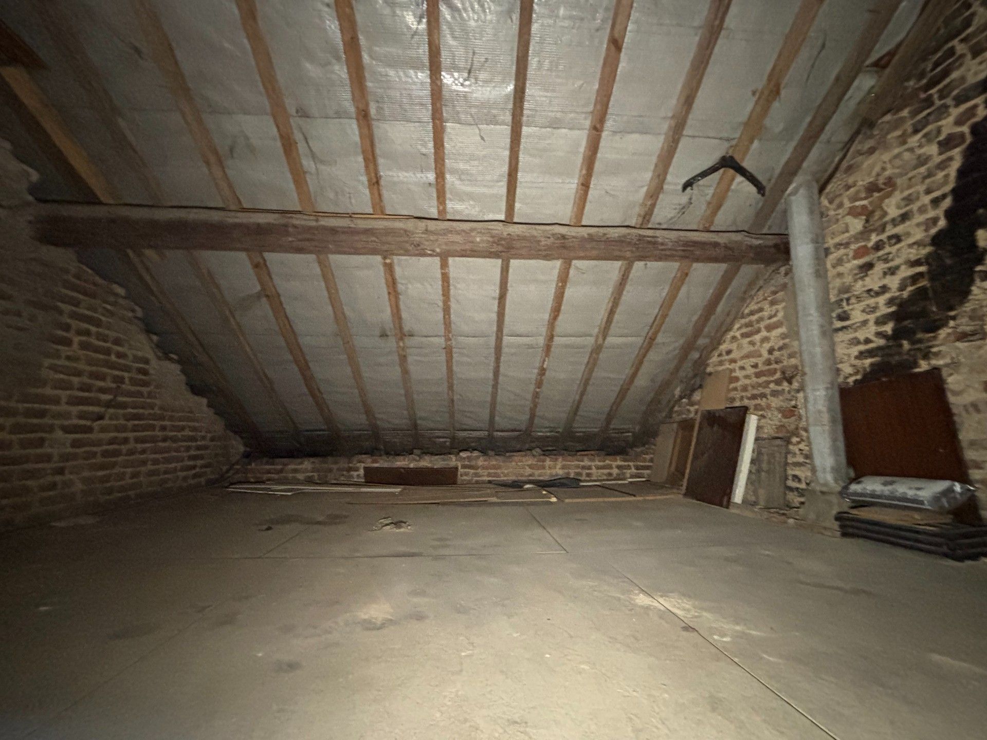 VOLLEDIG TE STRIPPEN WONING foto 30