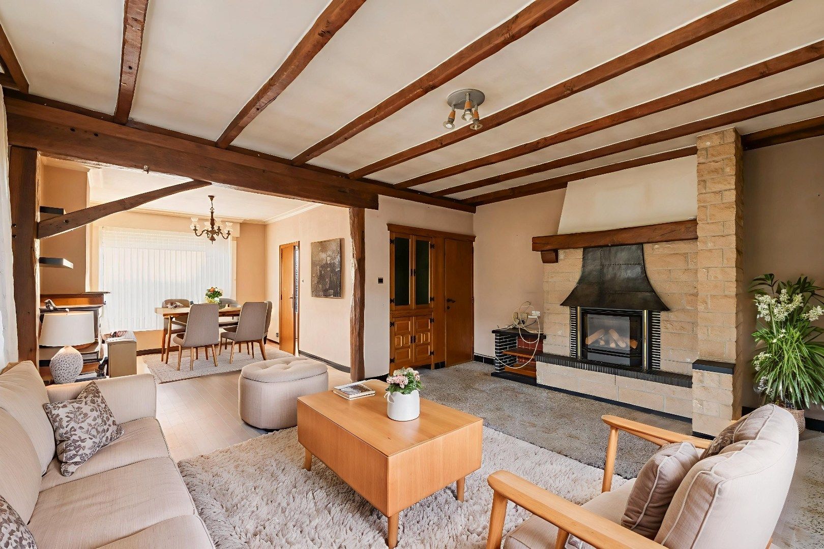 Charmante halfopen bebouwing met tuin, garage en oprit in Dadizele-centrum foto 2