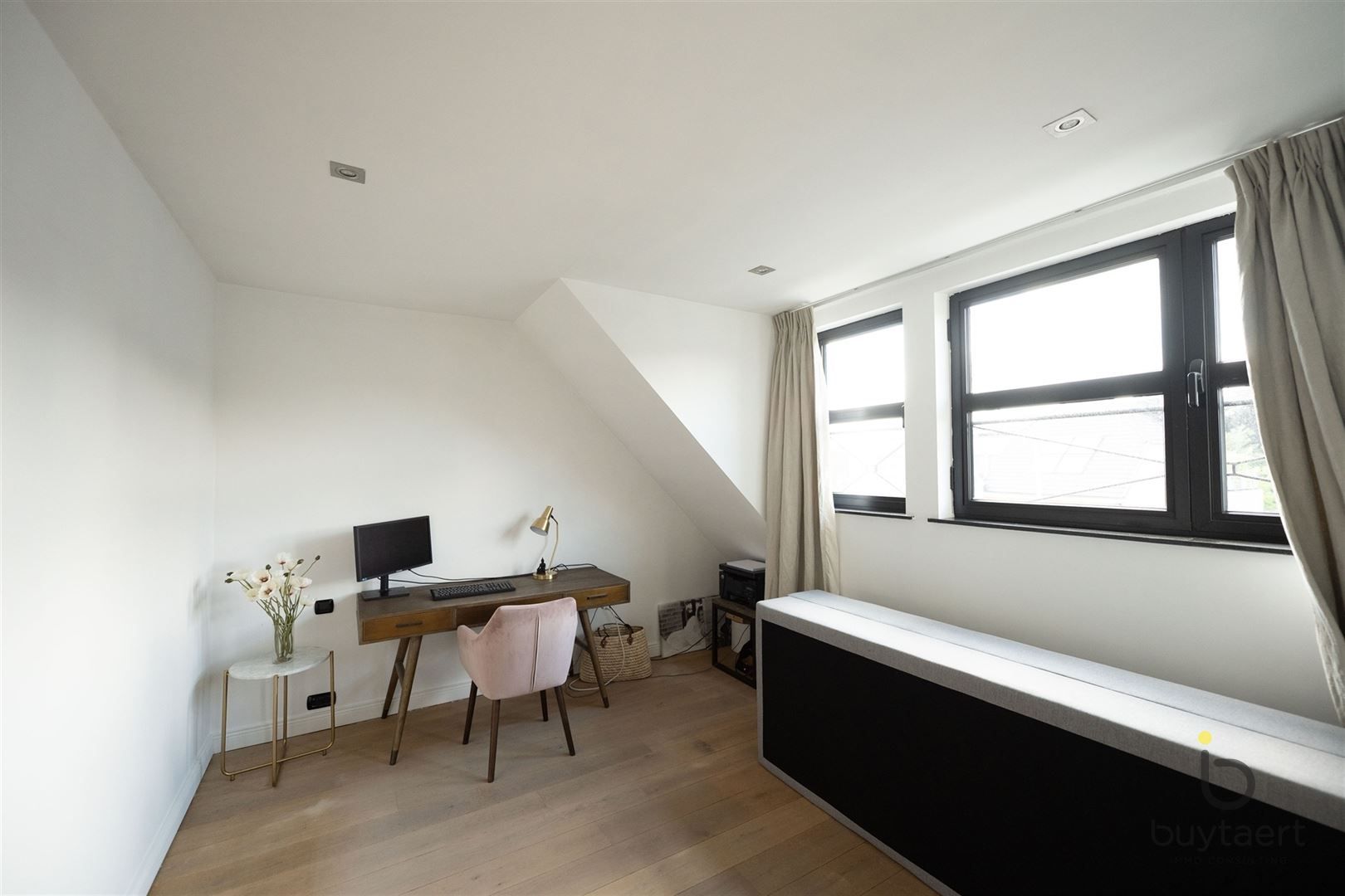 Véél ruimte, terras én tuin: lichtrijk 3 slaapkamer - triplex appartement in hartje Schilde! foto 48