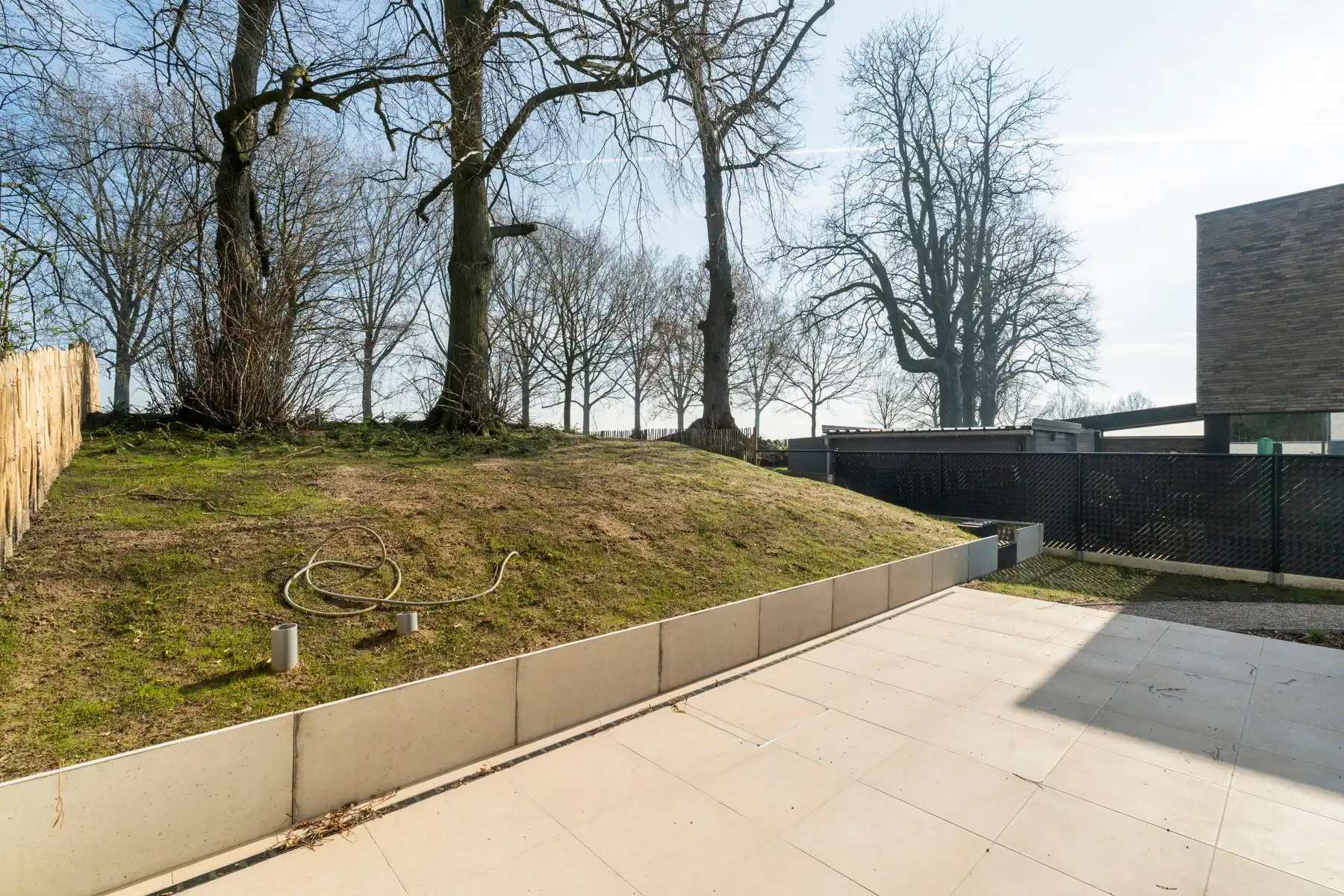 Moderne, halfopen woning foto 15