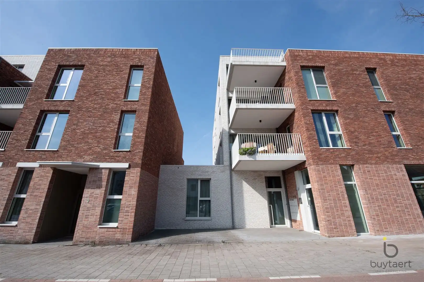 Nieuwbouw appartement met ruim terras en parking te Zoersel. foto 36