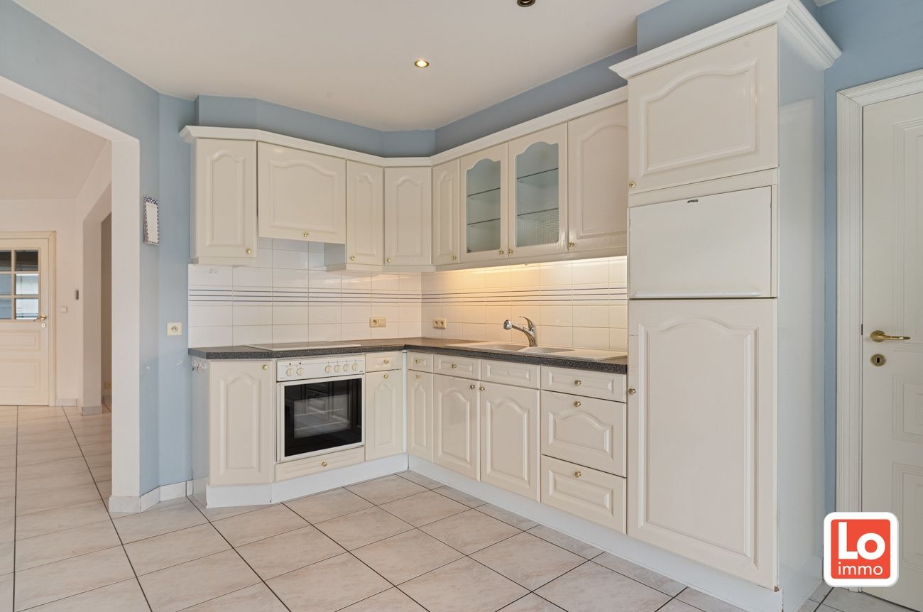 VERKOCHT!! Mooie en degelijke open bebouwing met inpandige garage op een heel rustige toplocatie vlakbij het centrum van Lochristi! foto 10
