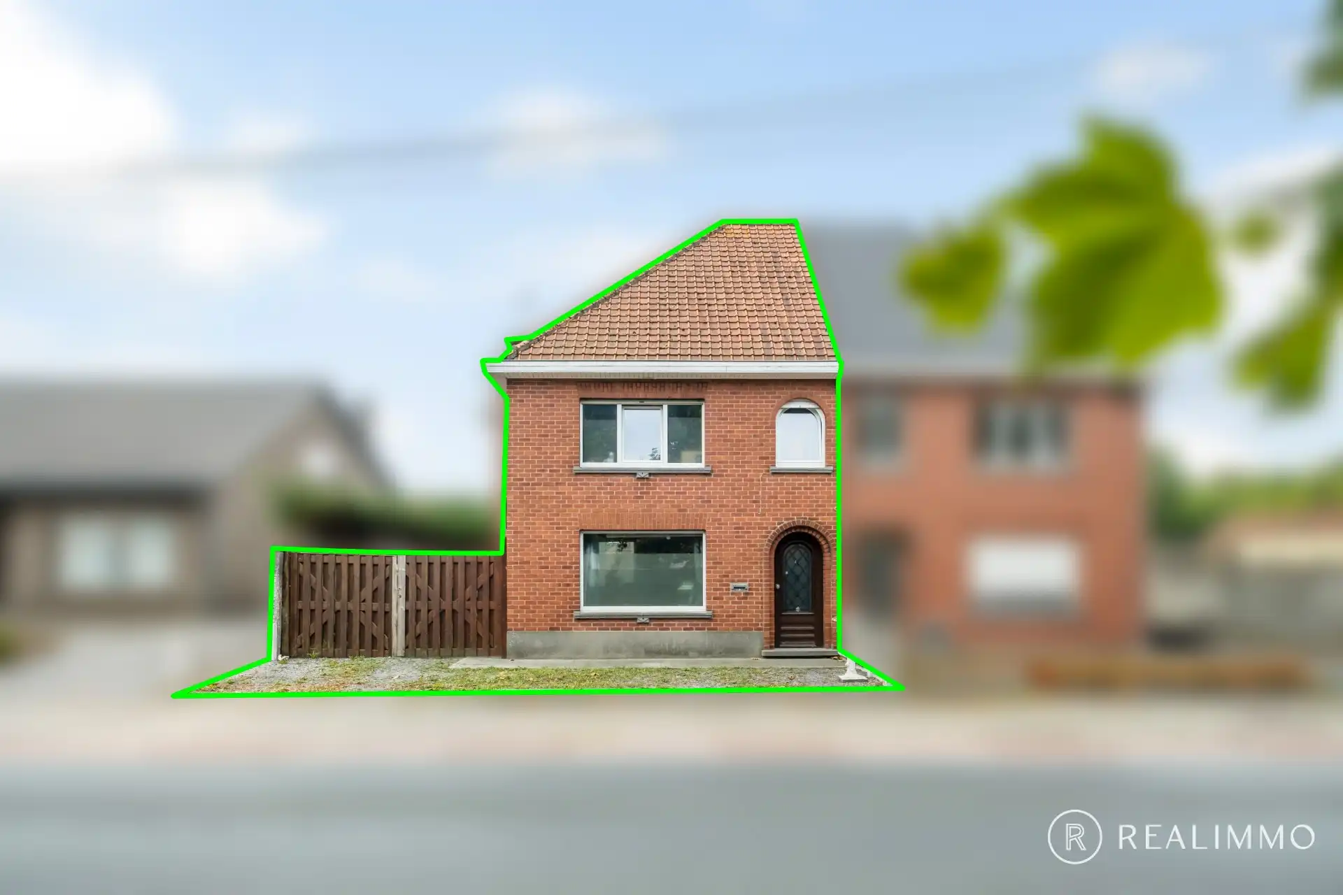Ruime halfopen bebouwing op 654 m² aan de rand van Waregem foto 2