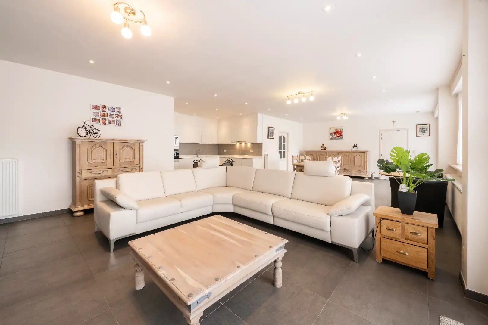 ZEER RUIM INSTAPKLAAR APPARTEMENT (130 m²) MET GARAGE EN RUIM TERRAS (60 m²) foto 5