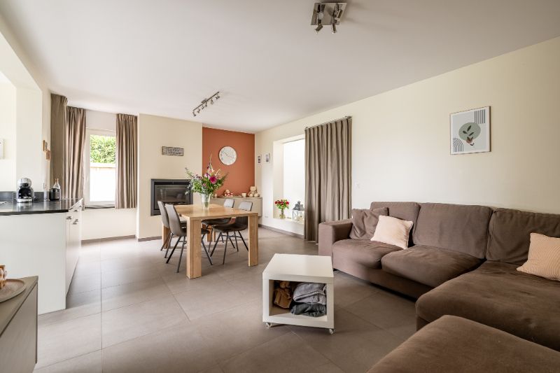 Landelijk wonen met comfort en ruimte – gerenoveerde woning met zuidgerichte tuin en loods van 80 m² foto 8