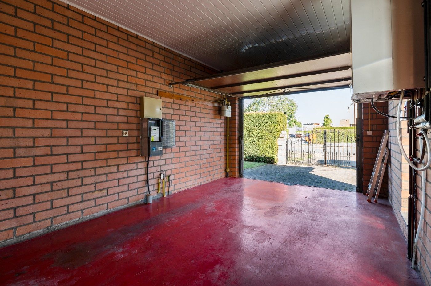 Vrijstaande laagbouwwoning met 3 slpk., tuin en inpandige garage foto 22