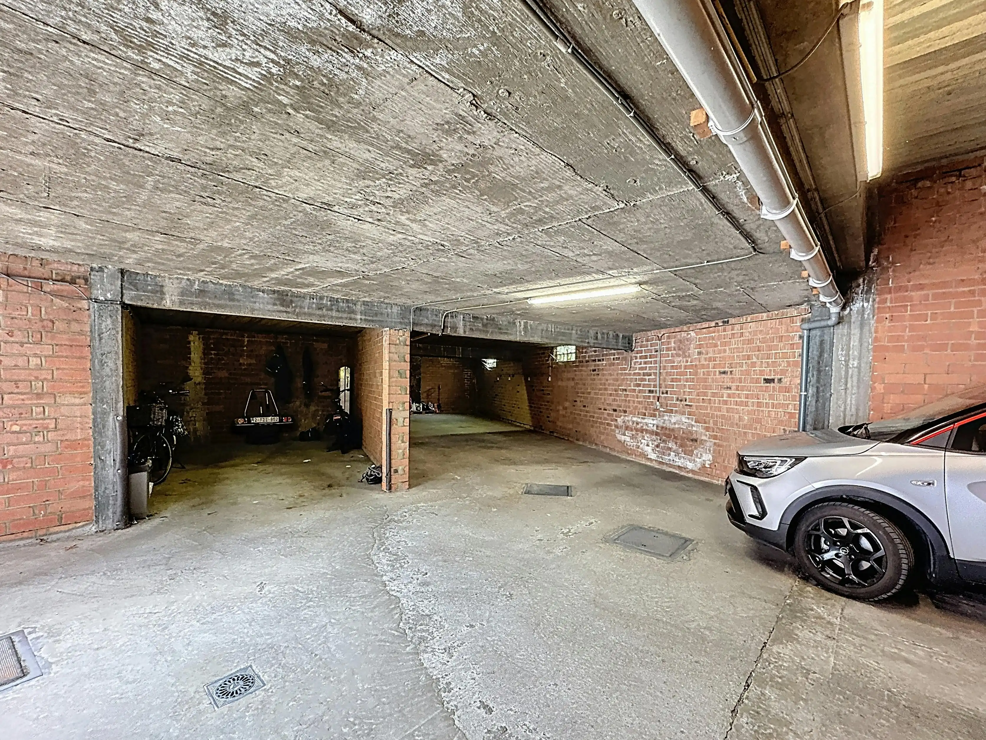 Ruime inpandige garage of opslagplaats te Mechelen Zuid foto 3