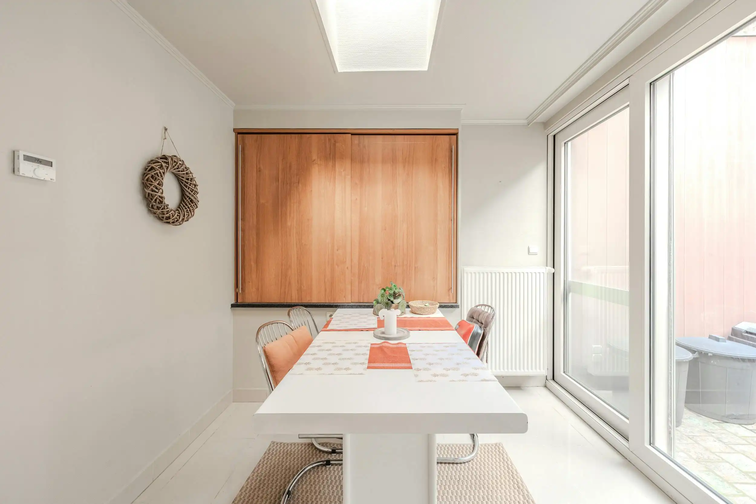 Ruime woning met vijf slaapkamers en gezellige stadskoer foto 11