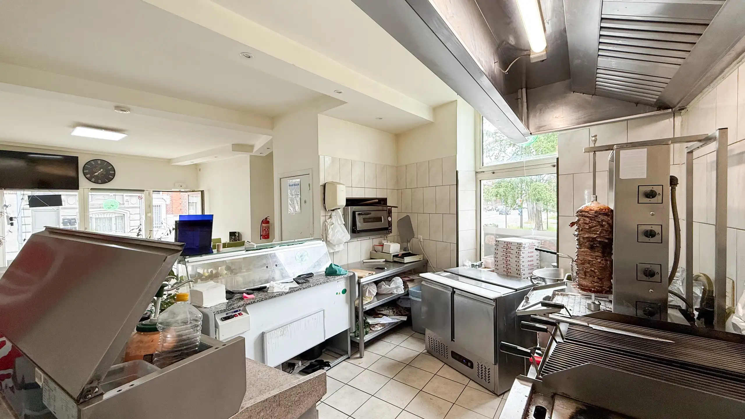 Topinvestering op toplocatie handelspand+dublexappartement! foto 6
