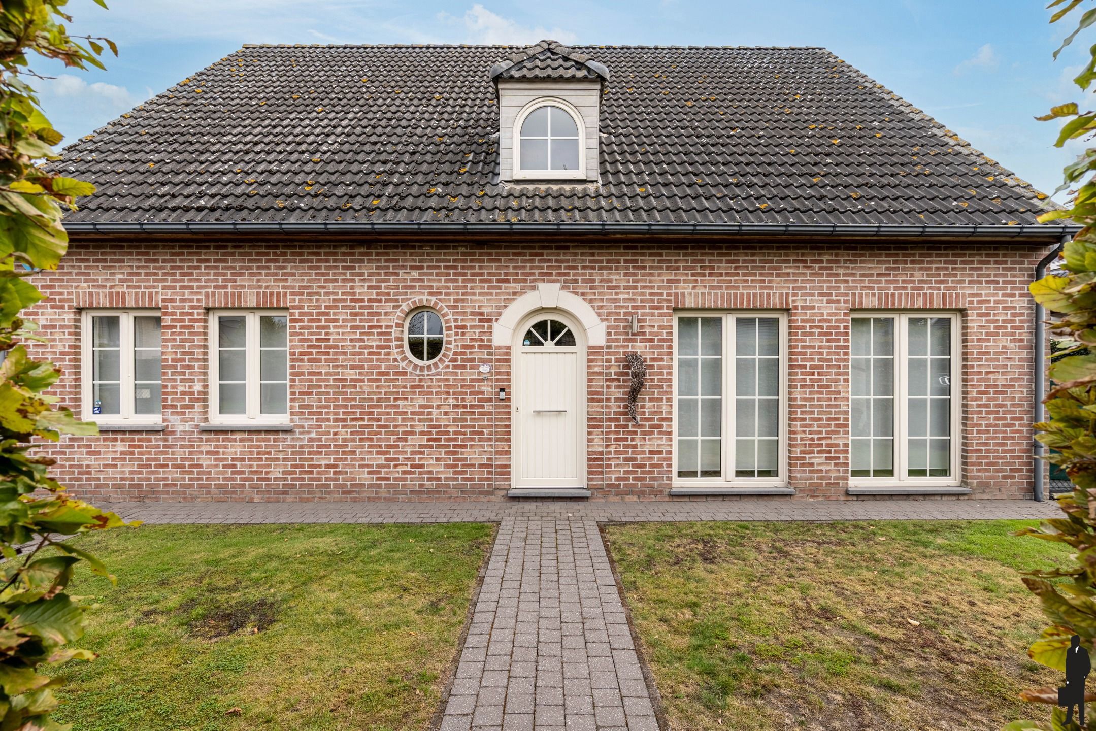 Gezinswoning met 3-4 slpks, 2 bdks op perceel van ca. 721m² foto 25