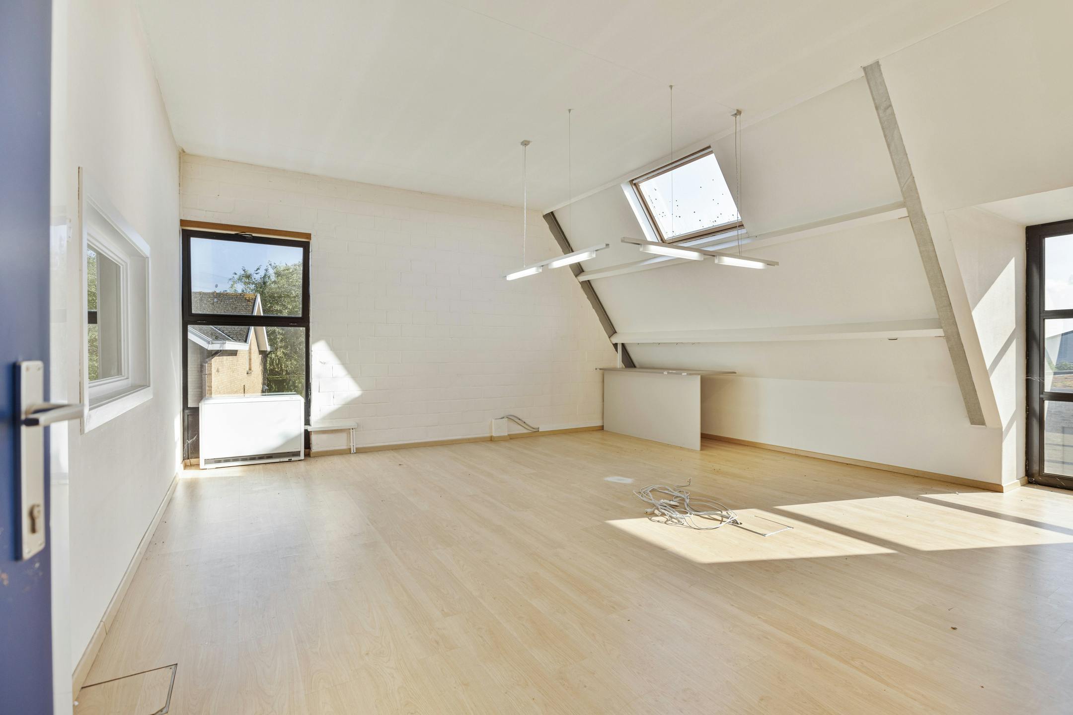 Woning met polyvalent bedrijfsgebouw in Avekapelle/Veurne foto 9