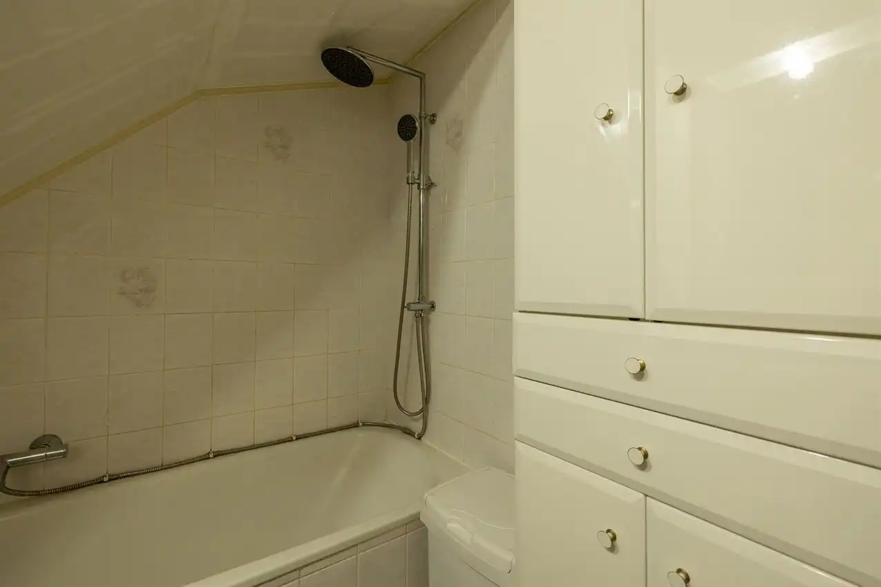 Gelijkvloerse woning EPC B met inpandige garage en gezellige tuin foto 5