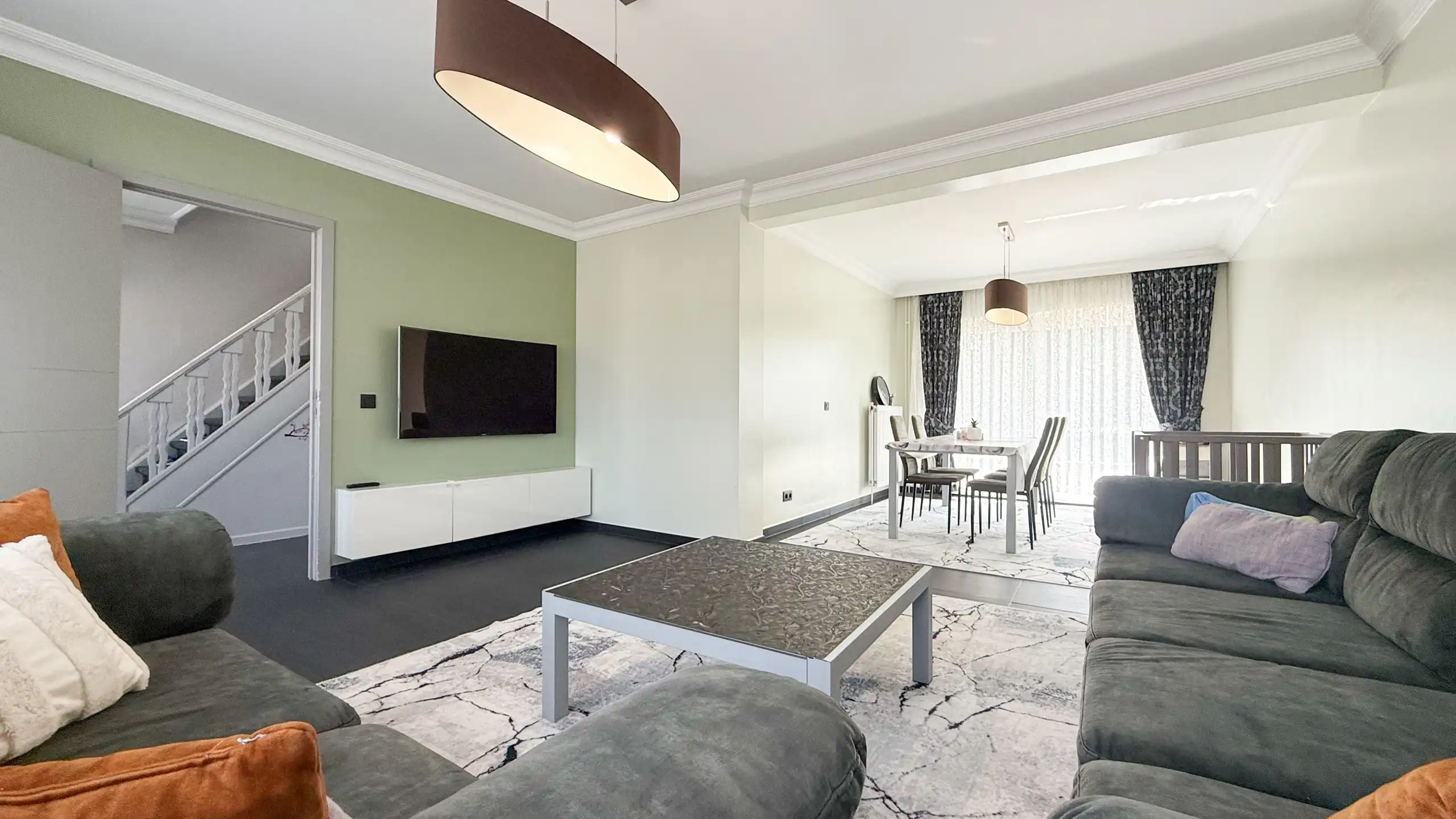 Instapklare woning met 3slpks, kelder en mooie tuin in Ham! foto 3