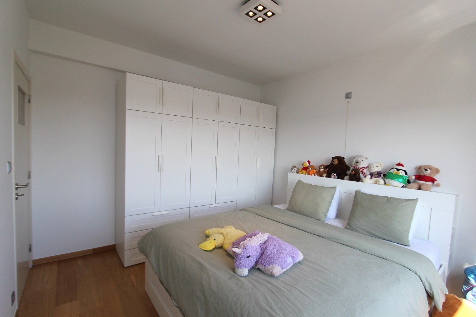 RUIM APPARTEMENT MET 3 SLAAPKAMERS foto 11