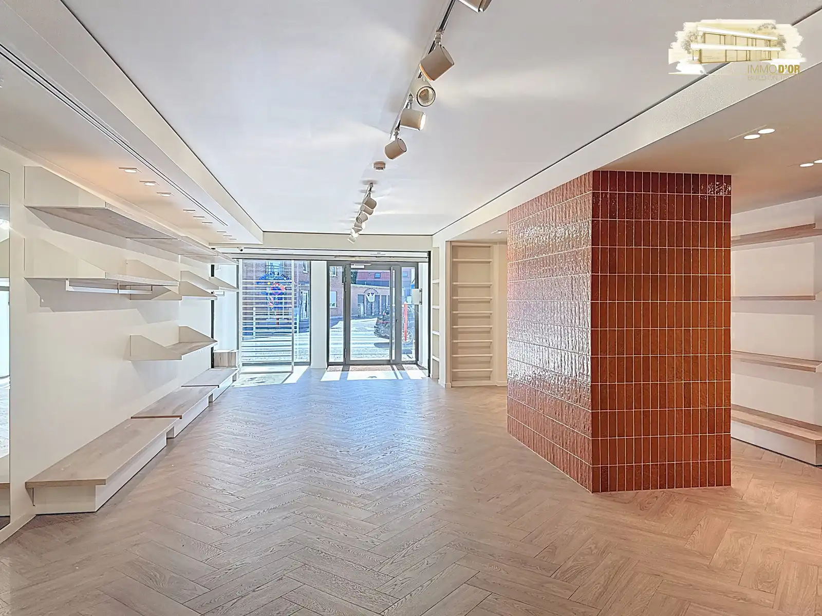 Instapklare commerciële ruimte in bruisend Brasschaat foto {{pictureIndex}}