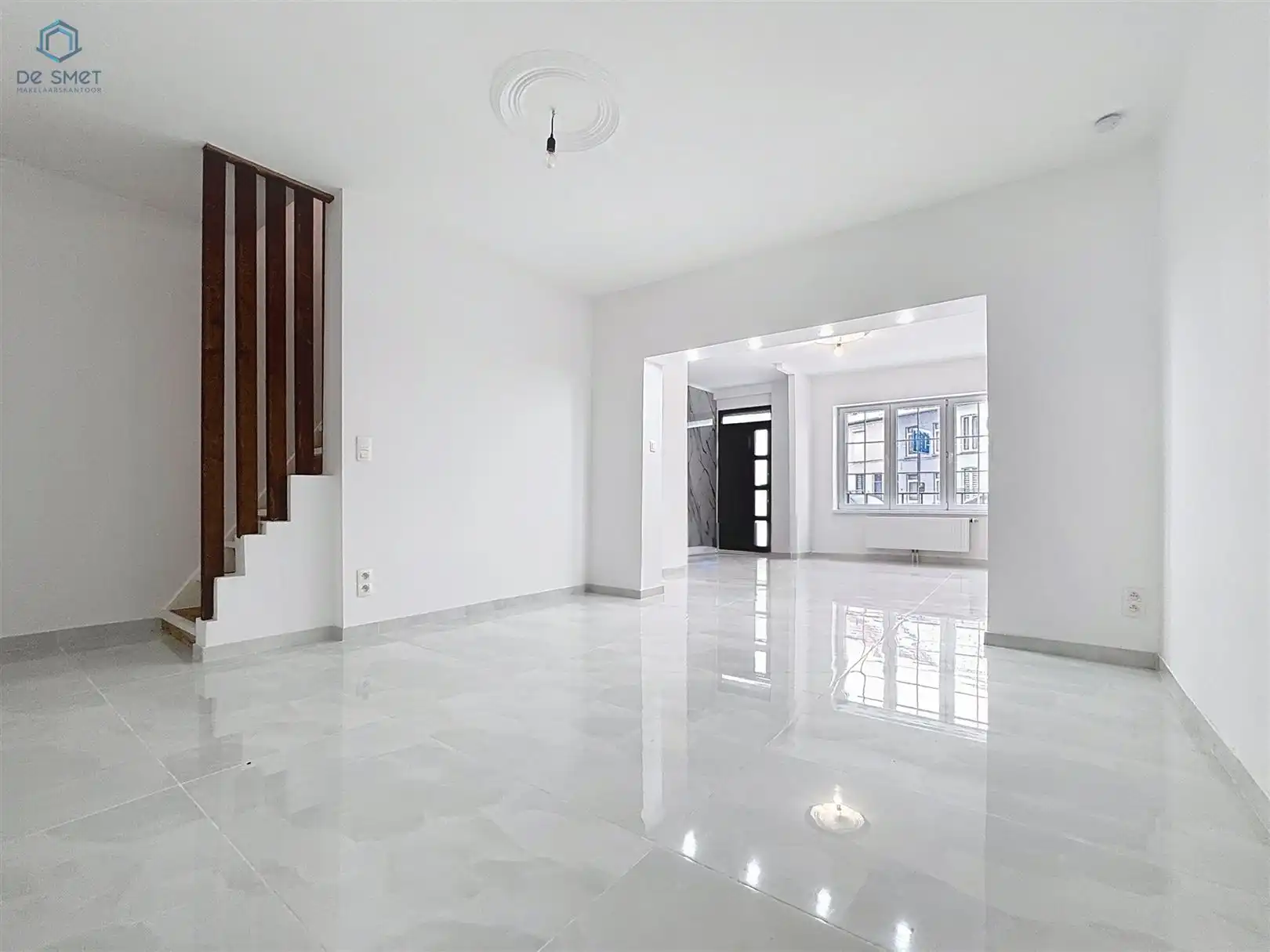 Instapklare, volledig gerenoveerde woning foto 2