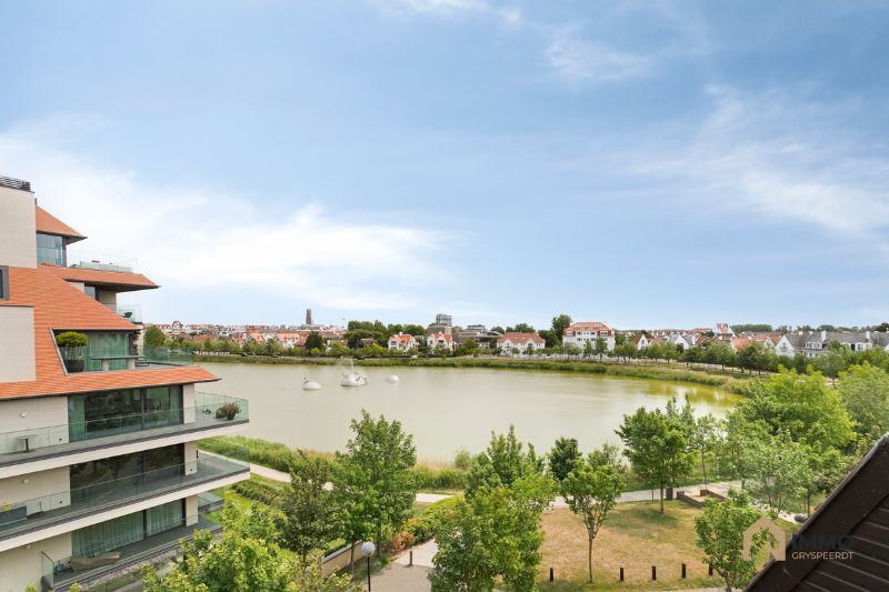 Te Koop  Knokke : prachtig luxueus appartement  met adembenemend uitzicht op het Zegemeer, nabij het Casino,  met terrassen en dakterras van 120 m² garage. foto 2