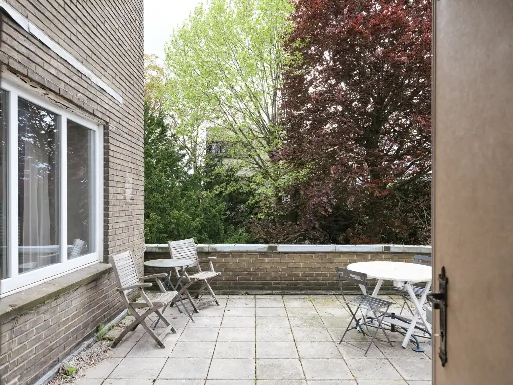Omgeving Sint-Pieters station - Imposante half vrijstaande villa met parktuin, in nieuwe zakelijkheid naar een ontwerp van architect&nbsp;Geo&nbsp;Bontinck (1935). foto 22