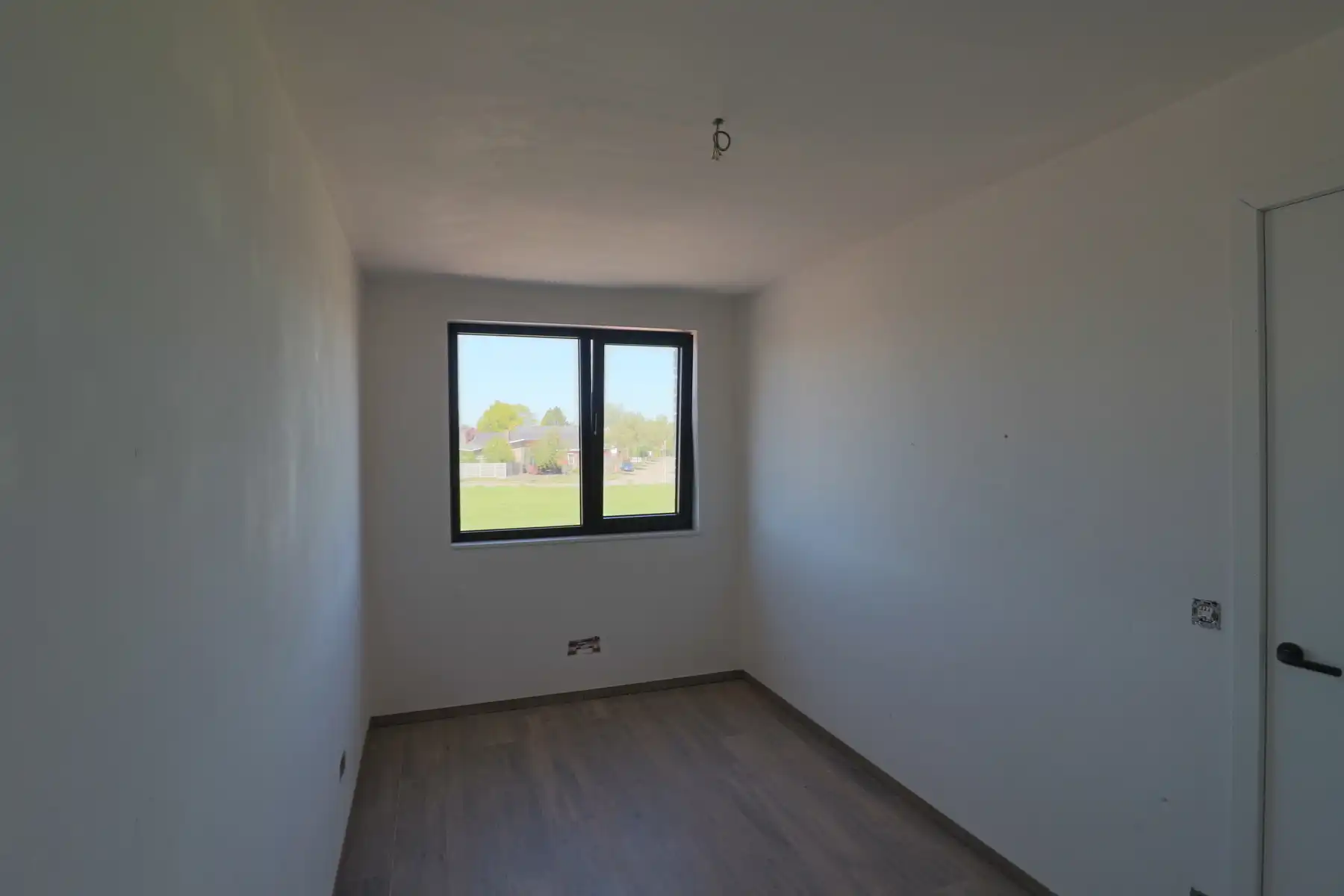 Energiezuinige nieuwbouwwoning met 4 slaapkamers, terras tuin en carport. foto 12