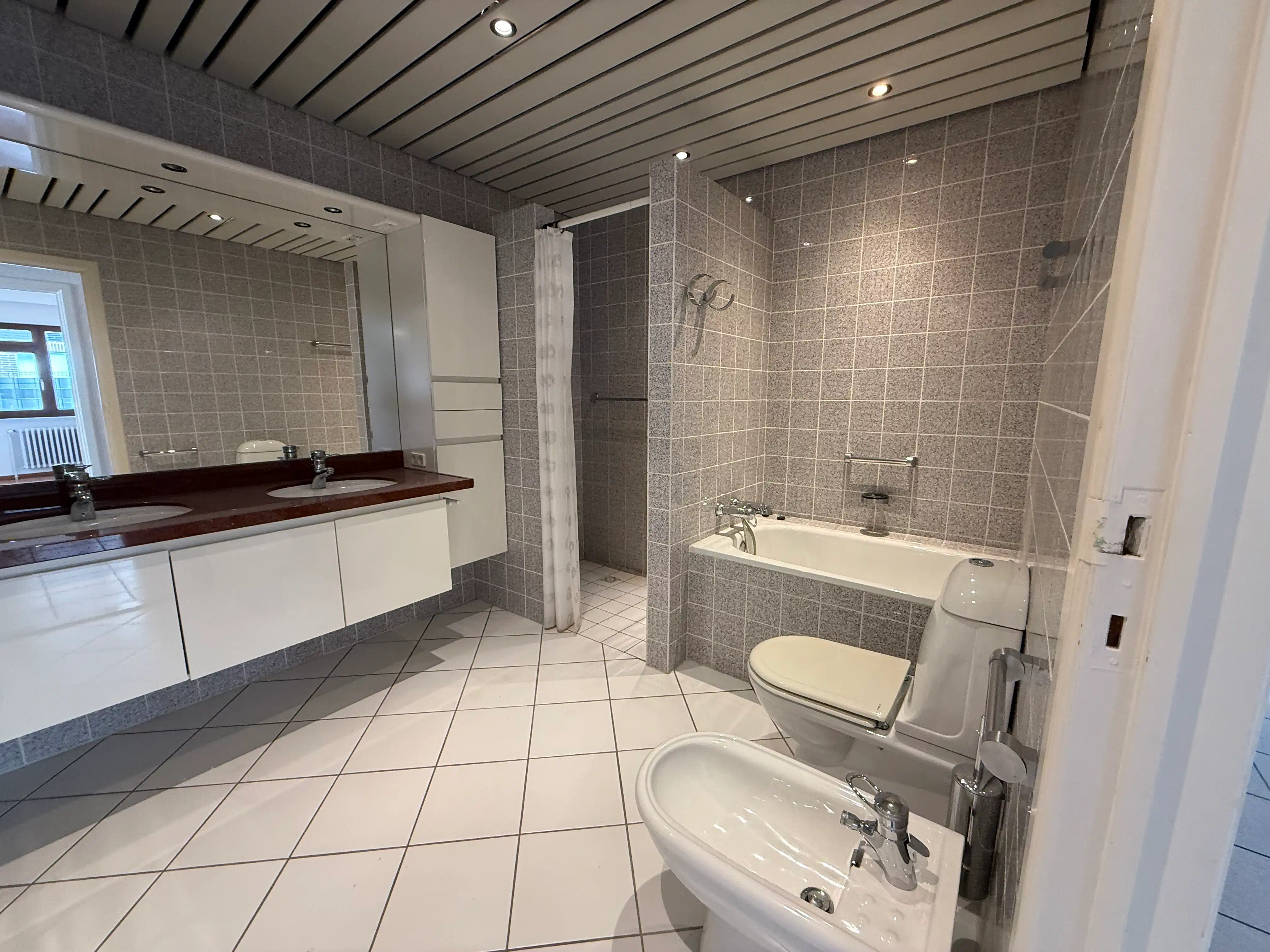 Gelijkvloerse halfopen woning met praktische tuin in Lanaken foto 10