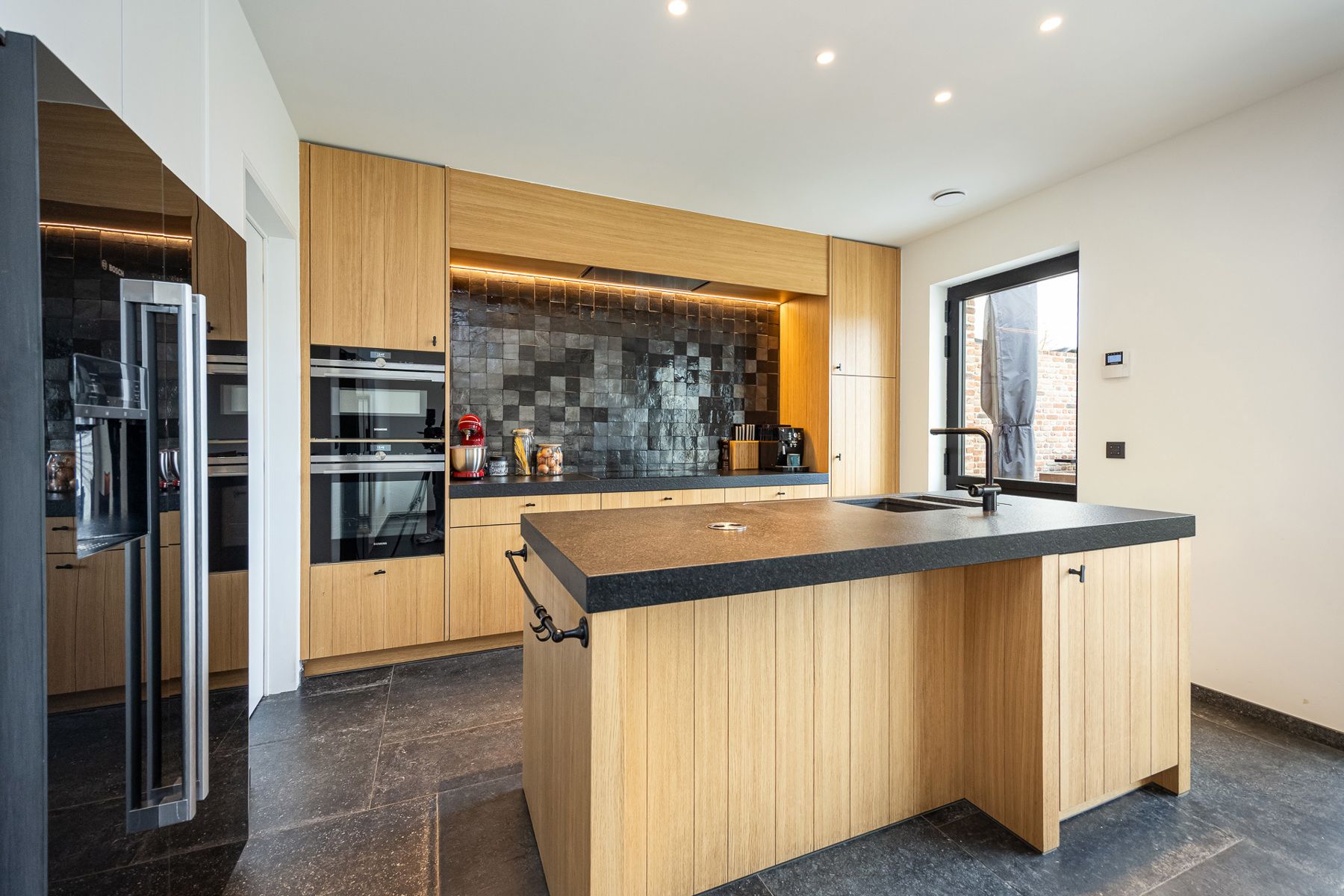 Kwaliteitsvolle energiezuinige woning met 5 slaapkamers op een rustige ligging in Merksplas. foto 7