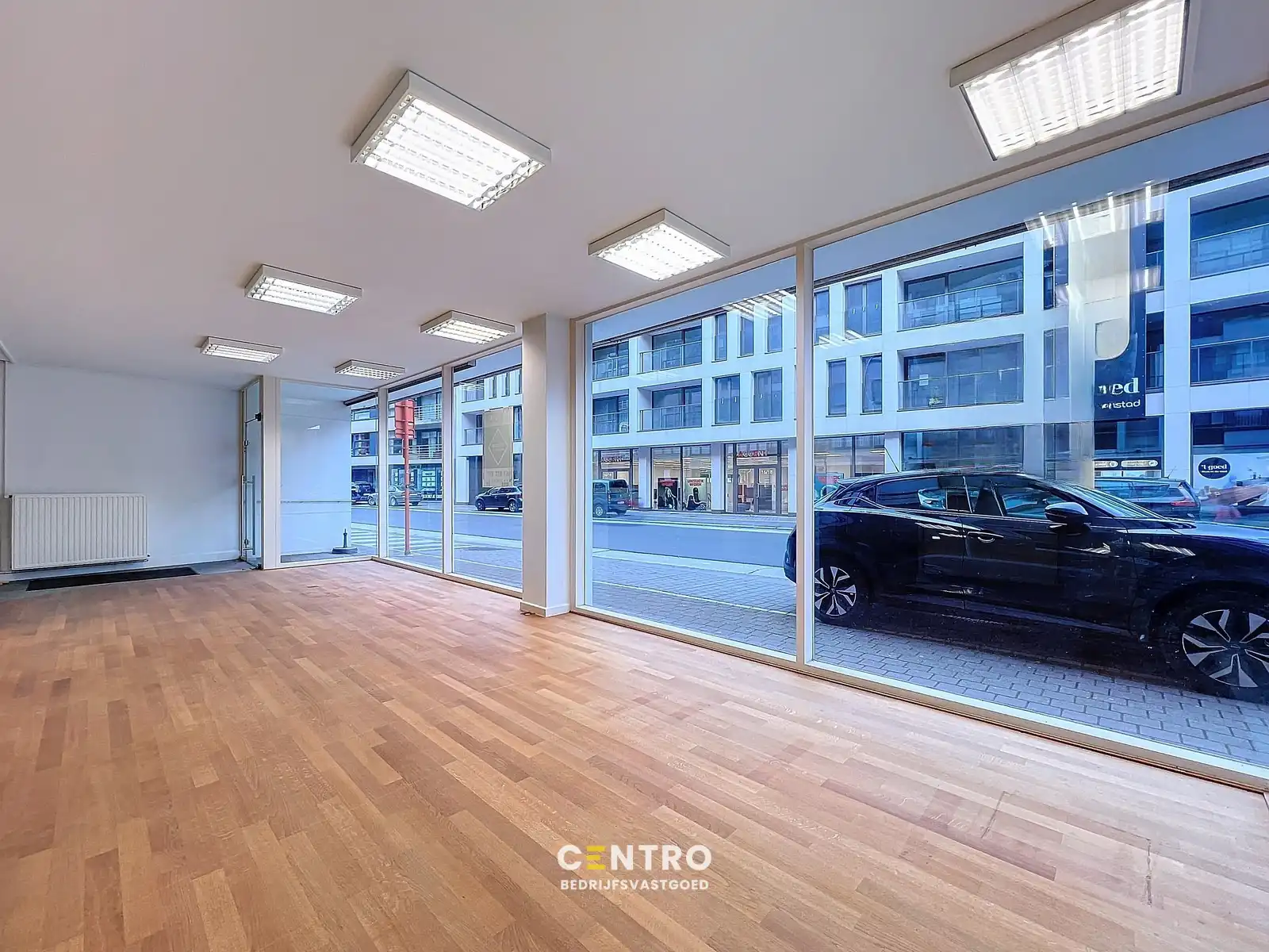 Unieke kantoor- en winkelruimten van ± 450m² te Roeselare - dicht bij de Grote Markt aan héél AANTREKKELIJKE prijs! foto 6