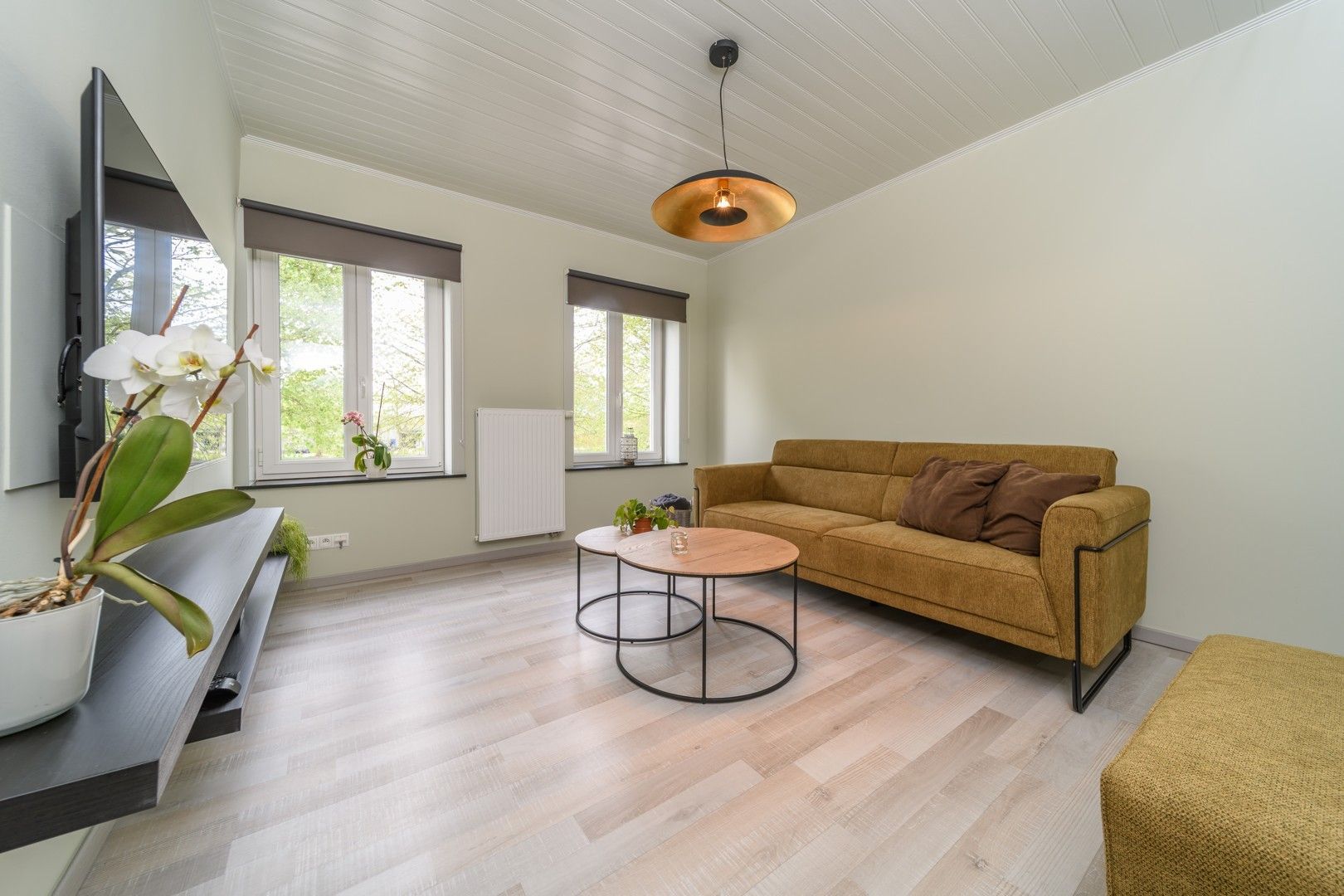 Charmant woonhuis  + achterliggend stuk bouwgrond op landelijke toplocatie foto {{pictureIndex}}