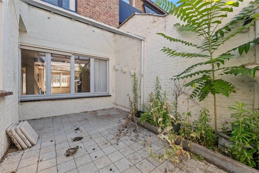 OP TE FRISSEN STADSWONING MET VEEL POTENTIEEL IN SINT-TRUIDEN foto 12