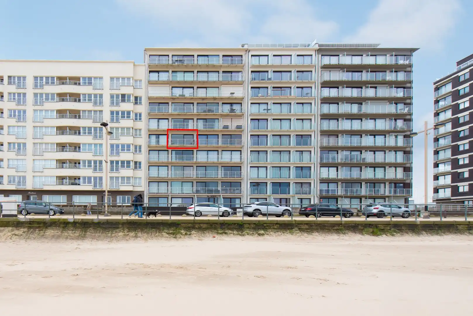 Ruime studio op de Zeedijk van Middelkerke op de vierde verdieping met aparte slaaphoek foto 16