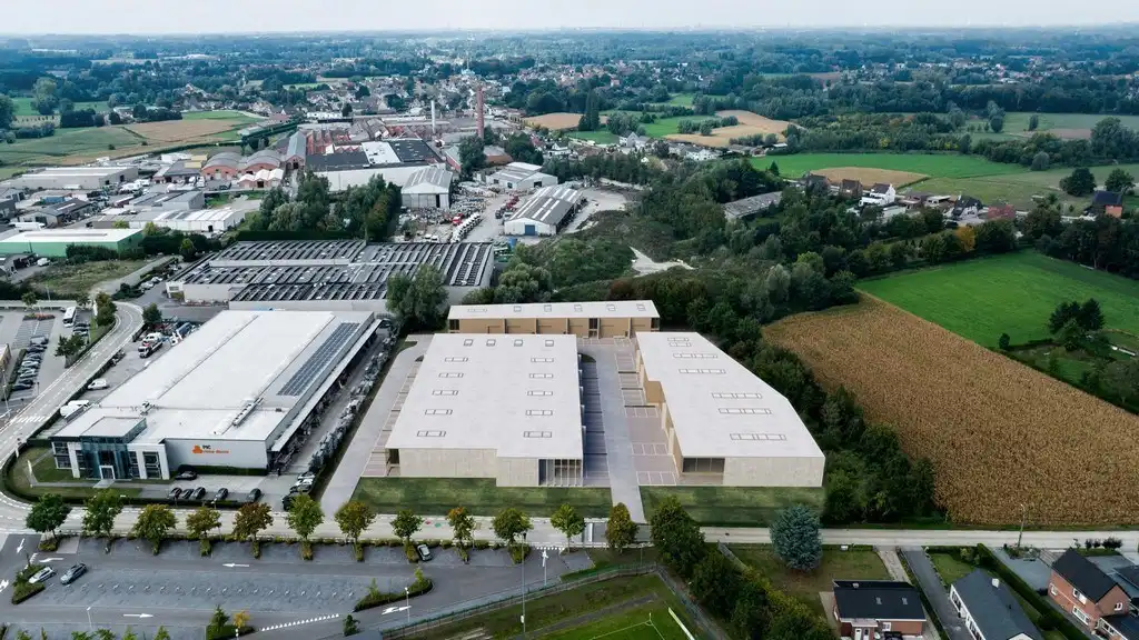 Nieuwbouw magazijn te koop in bedrijvenpark Steen in Laarne foto {{pictureIndex}}