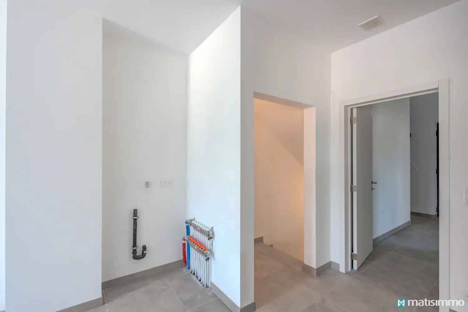 RECENTE ENERGIEZUINIGE GEZINSWONING GELEGEN OP EEN ZEER RUSTIGE LOCATIE TE RIEMST foto 11