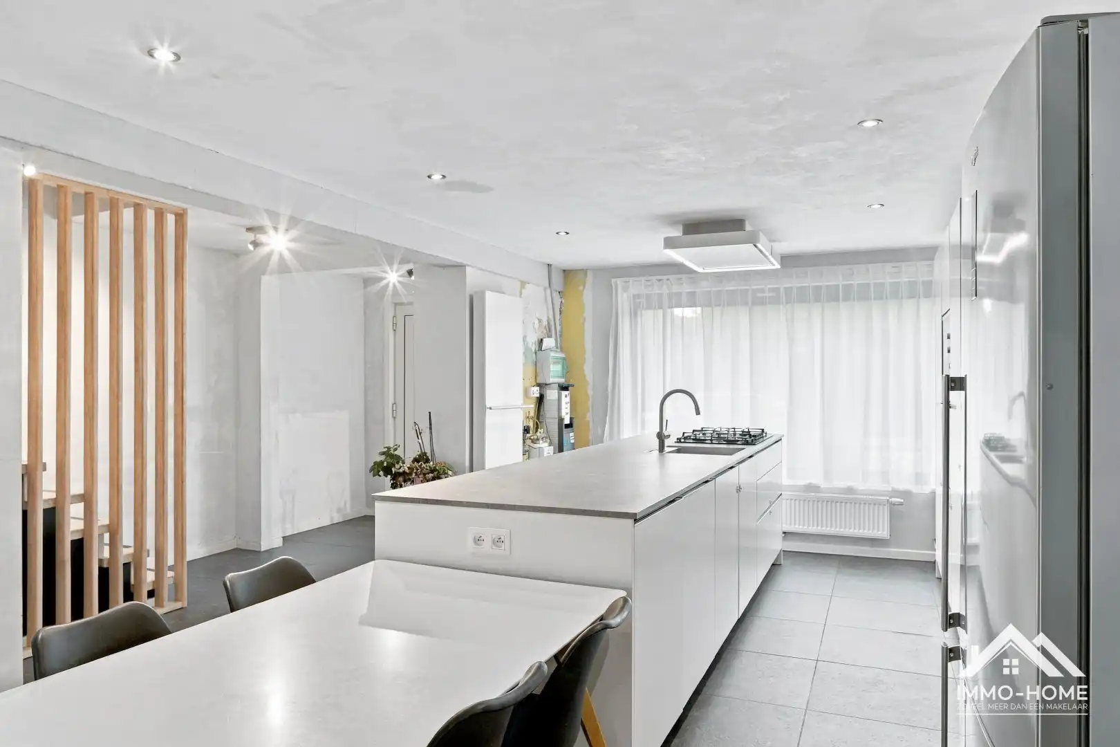 Prachtige gerenoveerde woning op een topligging in Sint-Amandsberg! foto 4