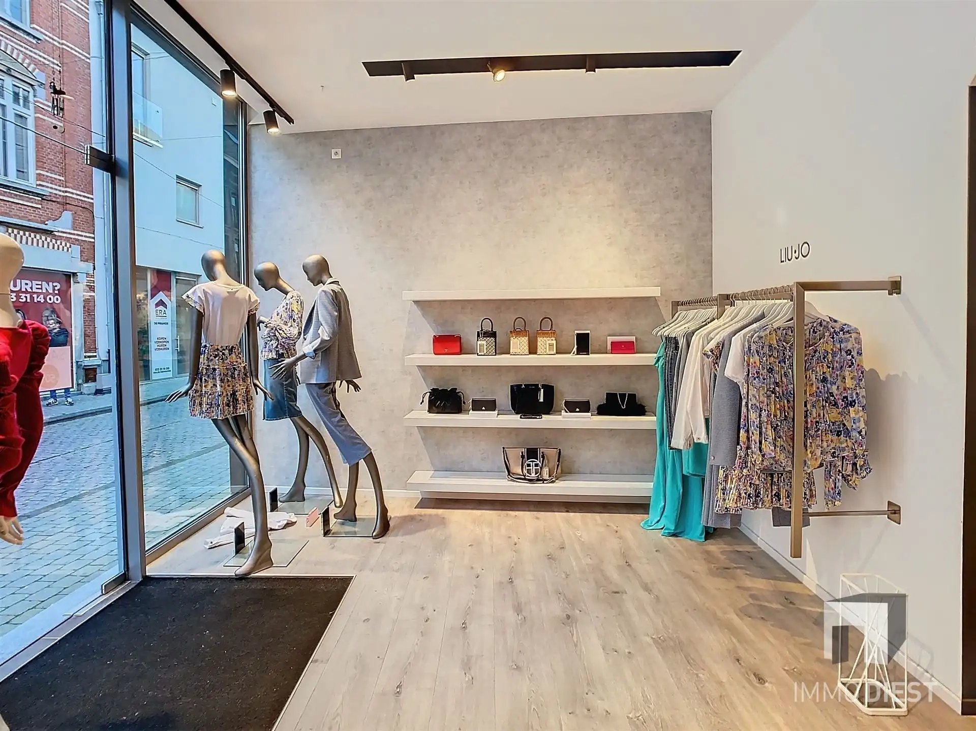 Ca. 200m² gelijkvloerse winkelruimte - uw conceptstore in het centrum van Diest foto 4