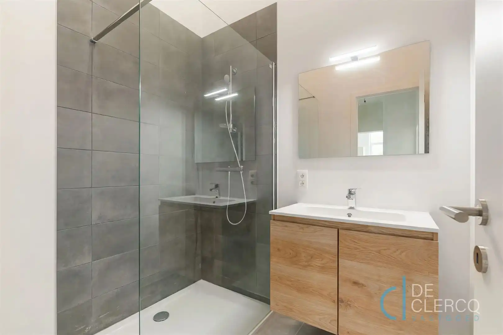 Prachtig, nieuw appartement in authentiek klooster te koop!  foto 9