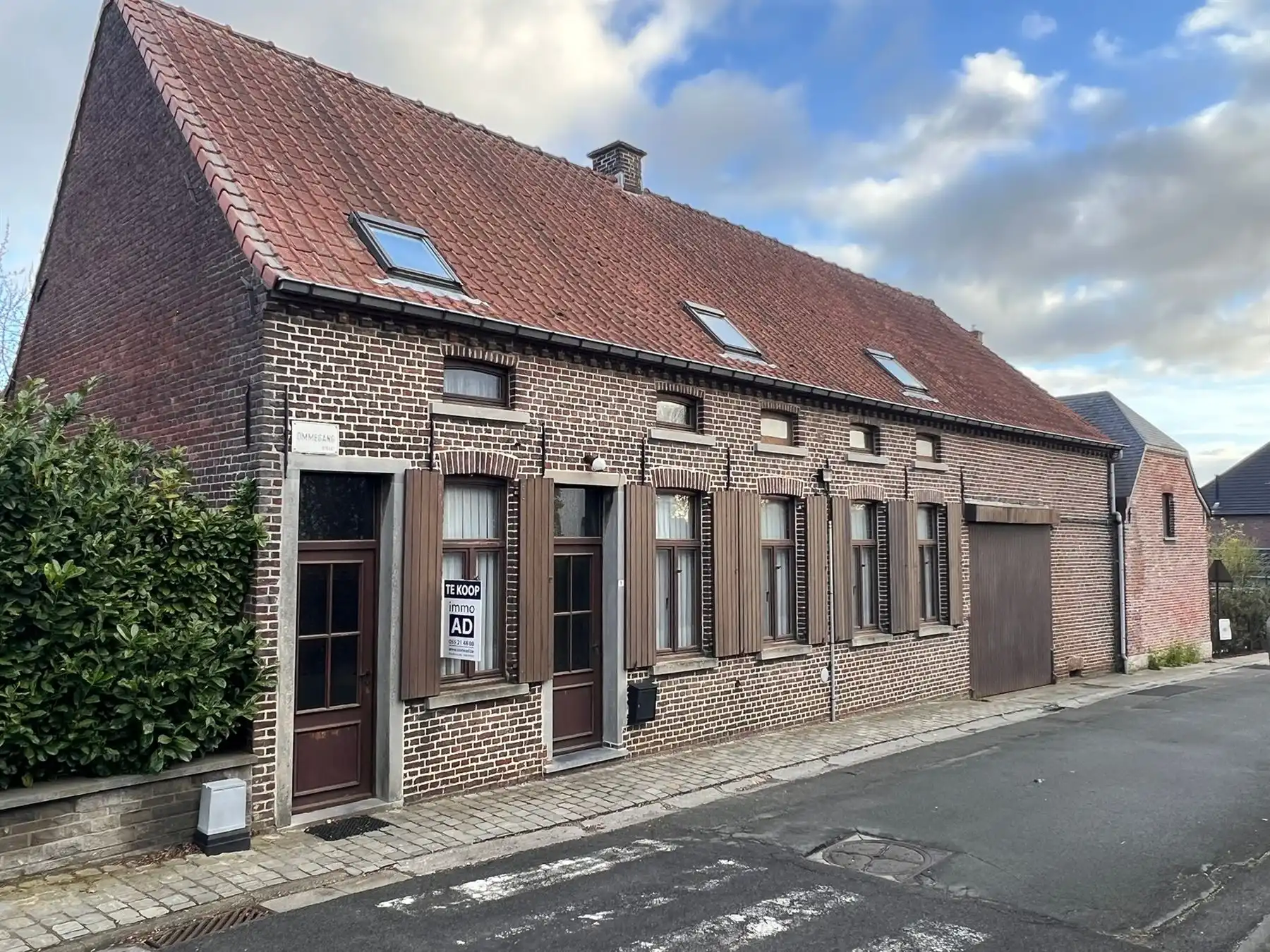Hoofdfoto van de publicatie: Dorpswoning onder de kerktoren