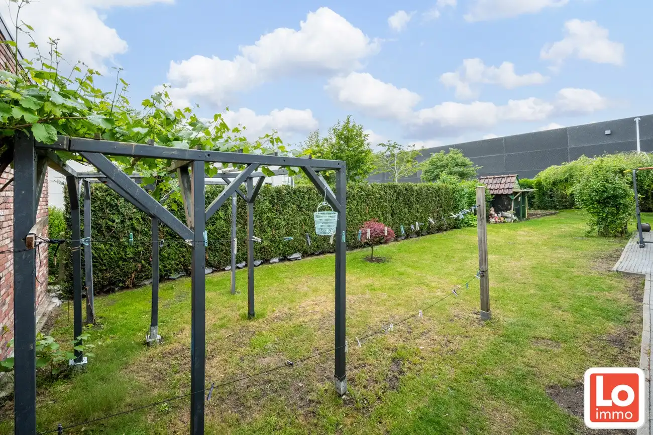 Mooie instapklare open gelijkvloers woning met extra garage op een heel rustige locatie in Lochristi foto 15