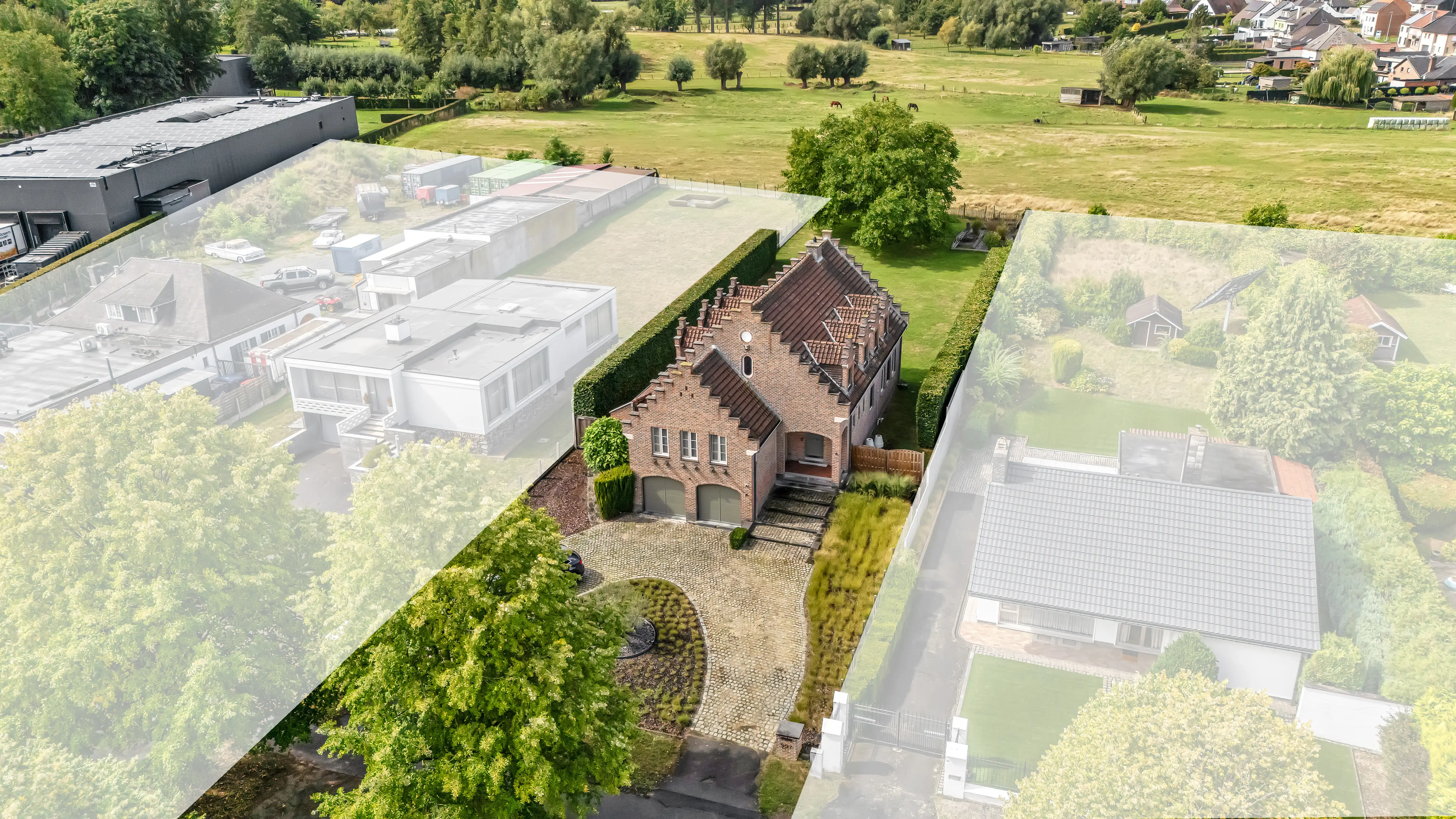 Instapklare, goed onderhouden villa op gunstige locatie foto {{pictureIndex}}