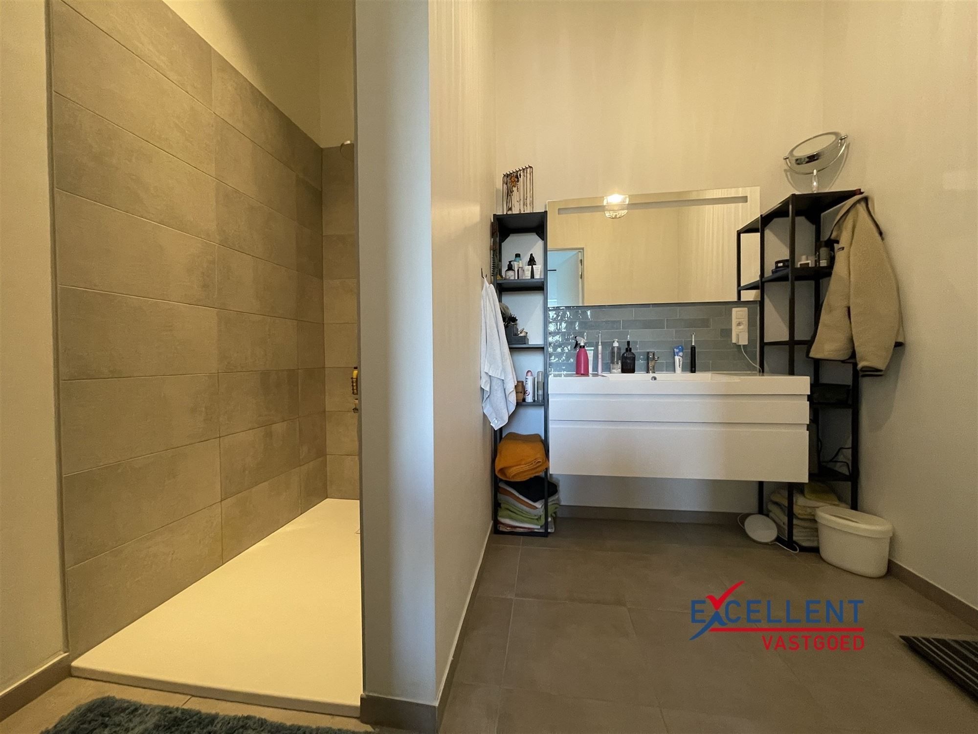 Energiezuinig gelijkvloers appartement te huur met zicht op de Leie! foto 10