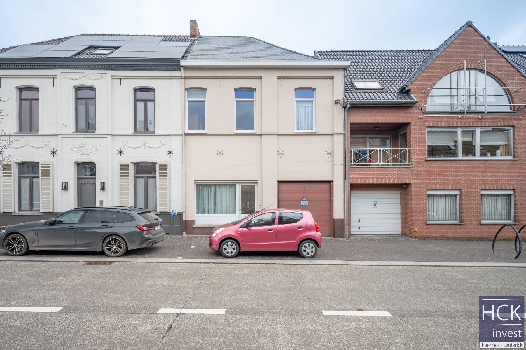 Hoofdfoto van de publicatie: KRUISHOUTEM - Goed gelegen woning met inpandige garage pal in centrum