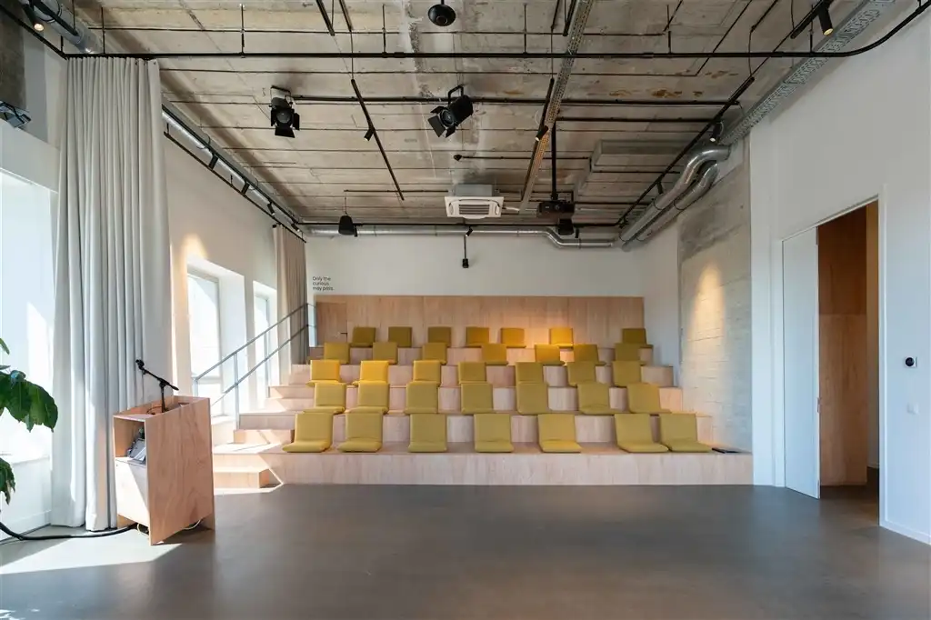 Co-rental in inspirerend skyline-kantoor OVAL Sky foto 15