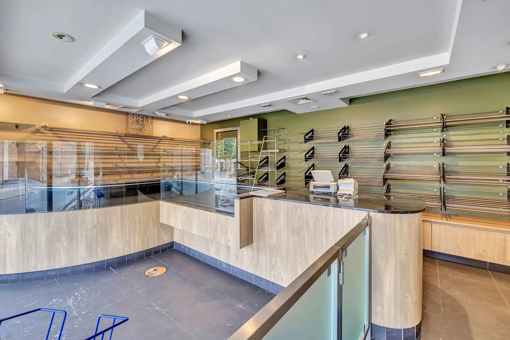 Handelswoning met ruime garage  foto 4